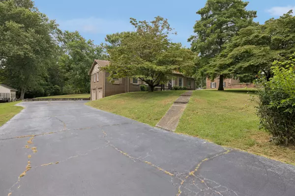Columbia, TN 38401,1410 Windermere Dr