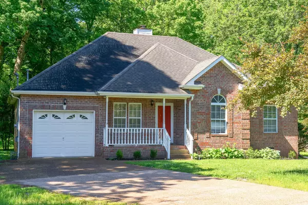 210 Apache Trl, White House, TN 37188