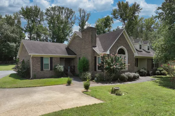 210 The Hollows Ct, Hendersonville, TN 37075