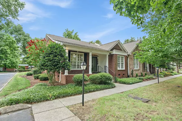Brentwood, TN 37027,5601 Cloverland Dr #144