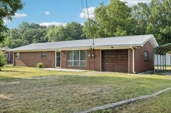 241 Rogers Dr, Manchester, TN 37355