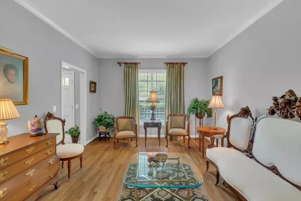 Nashville, TN 37215,162 Jefferson Sq