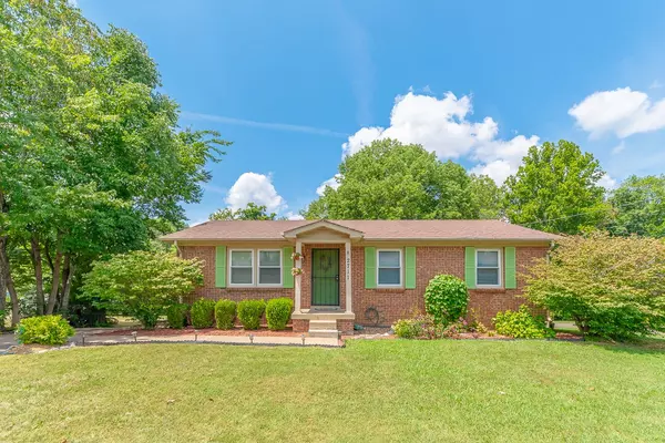 2711 Dove Ct, Clarksville, TN 37040