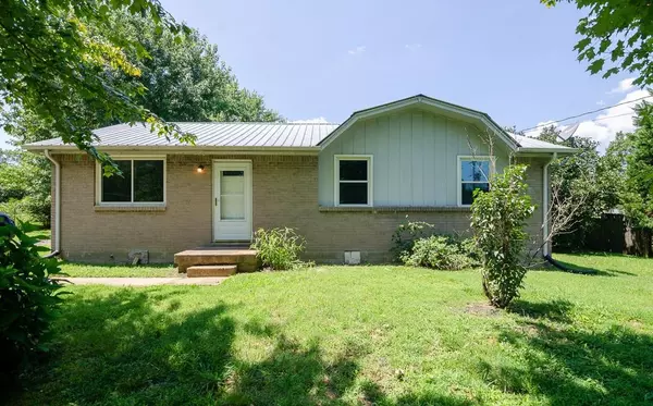 7109 Hall Ln, Fairview, TN 37062