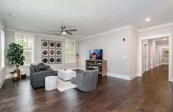 Nashville, TN 37203,3100 Belwood St #201