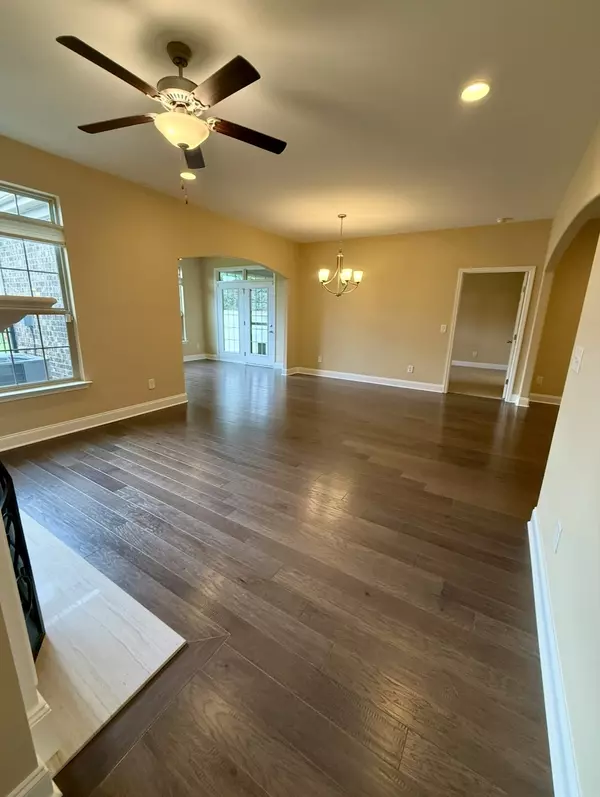 Lebanon, TN 37087,225 Vintage Way