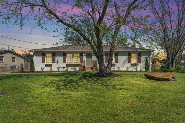 120 E Fairview Dr, Nashville, TN 37218