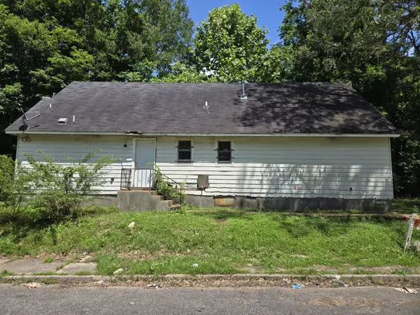 Memphis, TN 38106,615 E Trigg Ave