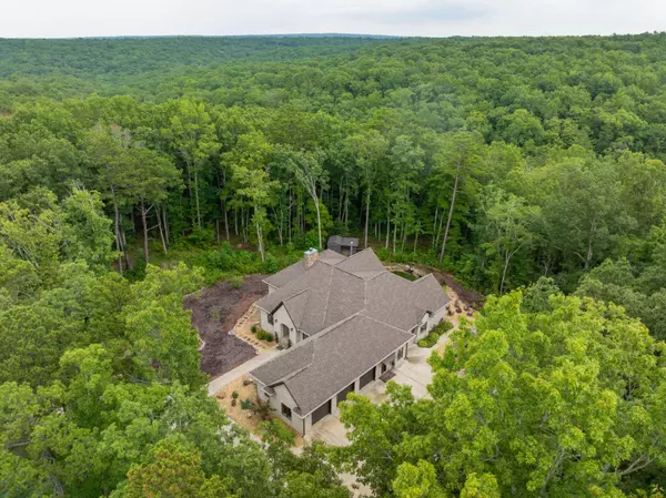 Signal Mountain, TN 37377,118 Beaten Path Road