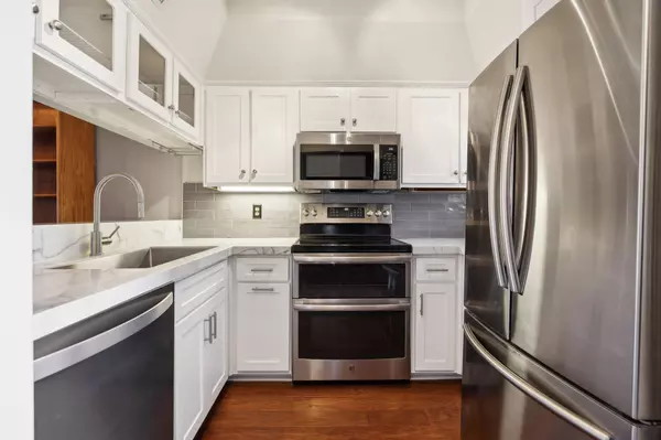 Nashville, TN 37205,115 W End Pl