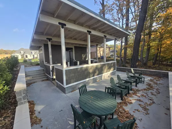 Clarksville, TN 37043,14 Dunbar Bluff