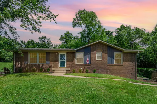 138 Lakeside Park Dr, Hendersonville, TN 37075