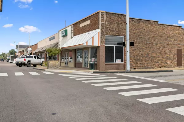 Hohenwald, TN 38462,39 E Main St