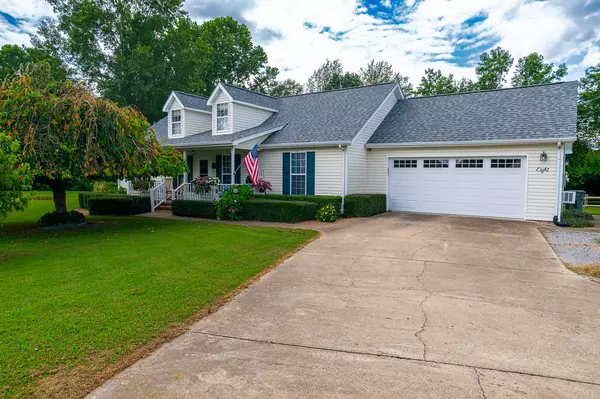 8 Long Meadow Dr, Fayetteville, TN 37334