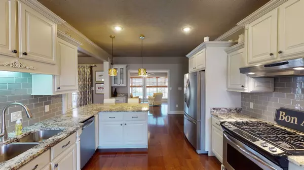 Lexington, TN 38351,369 Eastern Shores Dr