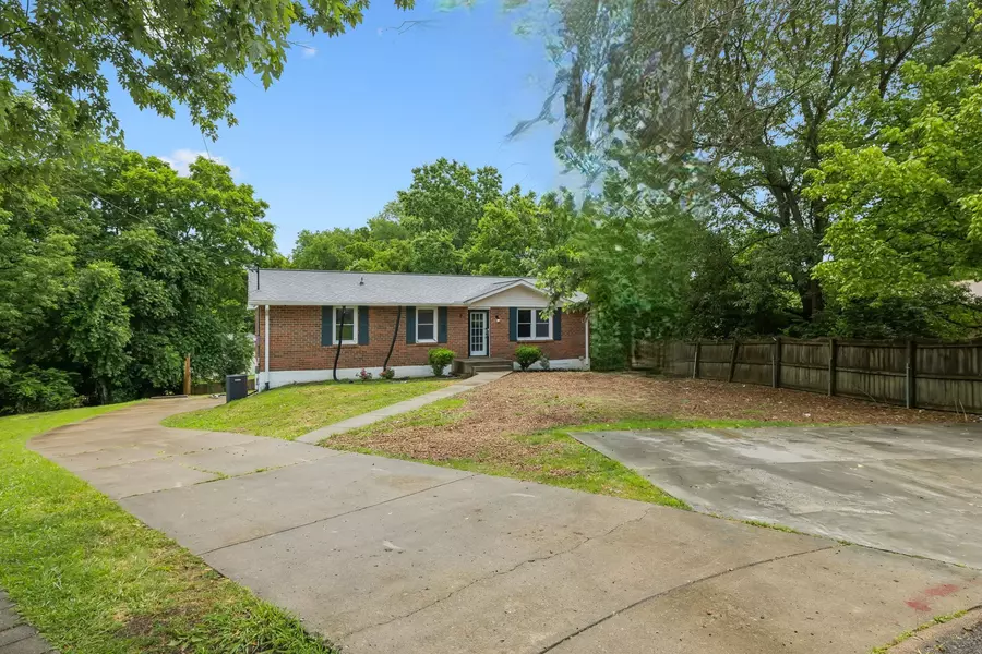 102 Evergreen Ct #Unit A, Hendersonville, TN 37075