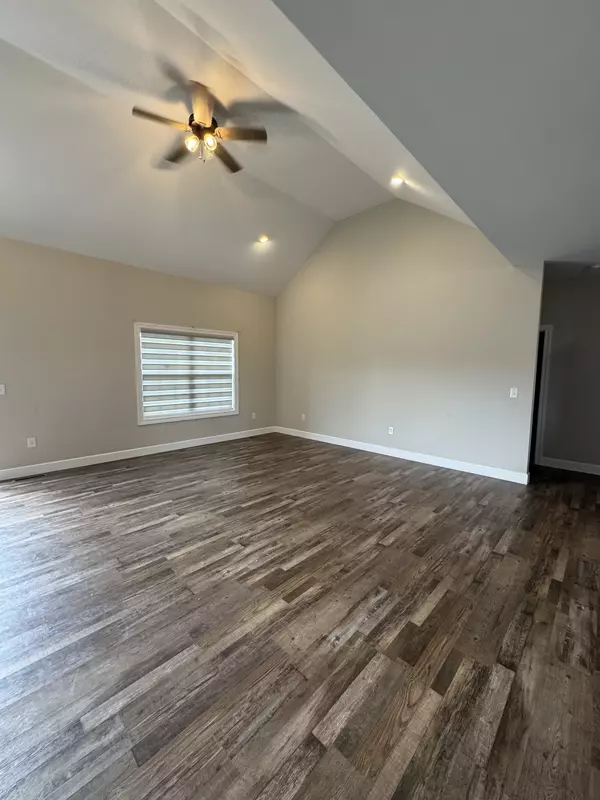 Lafayette, TN 37083,1884 Old Highway 52