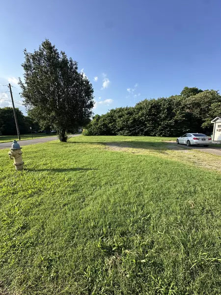 305 Coles Ferry Pike, Lebanon, TN 37087
