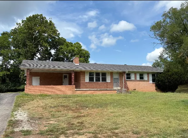 319 Hull Ave, Carthage, TN 37030