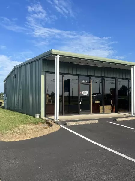 Columbia, TN 38401,2559 Pulaski Hwy