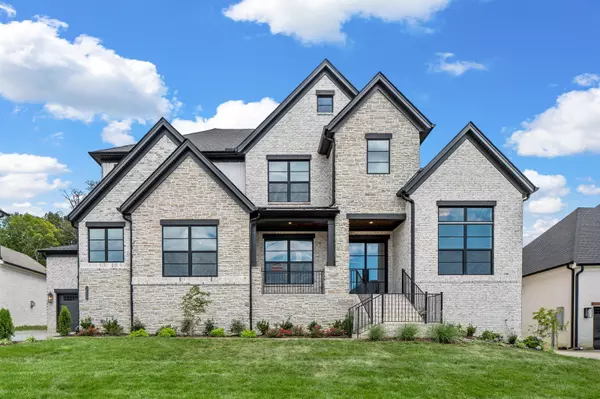 5912 Luke Court, Arrington, TN 37014