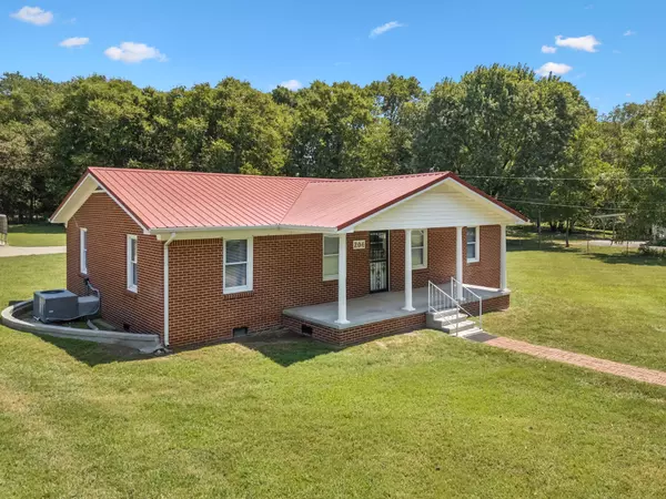 204 Canaan Rd, Mount Pleasant, TN 38474