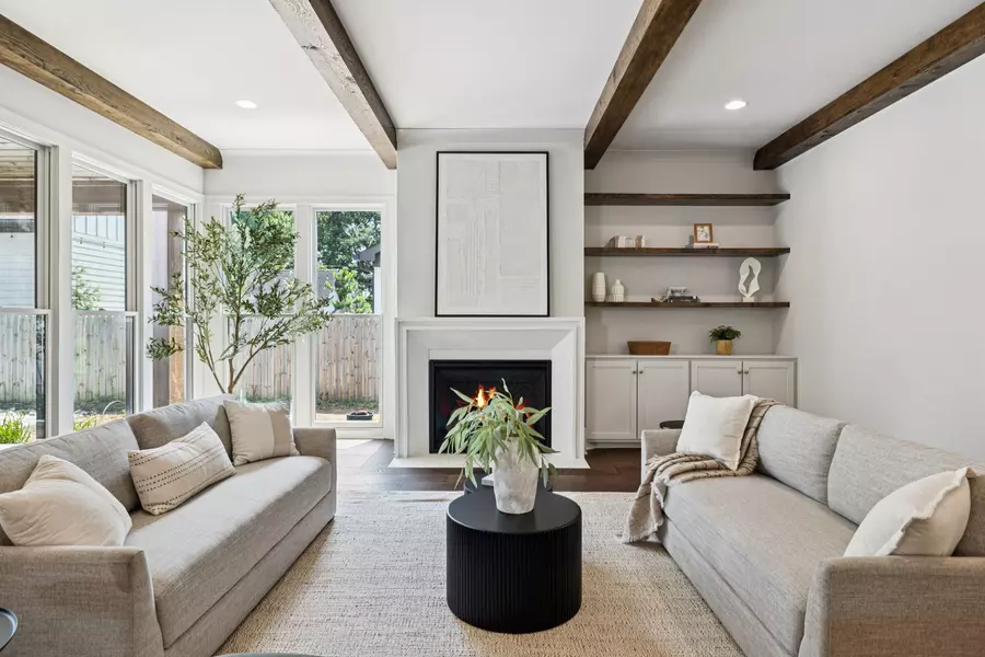 214 38th Ave #N, Nashville, TN 37209