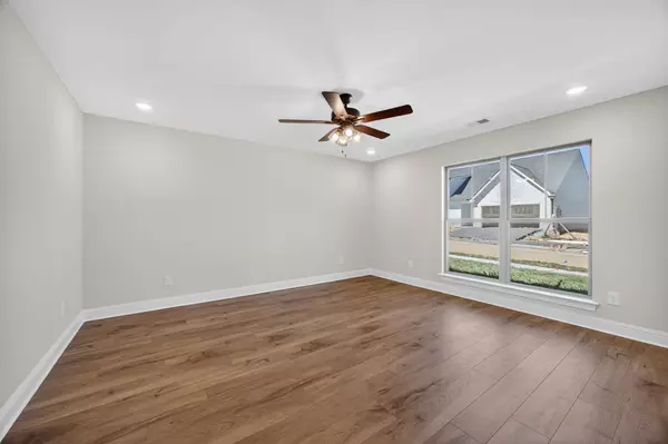 Greenbrier, TN 37073,2125 Rylee Way #8