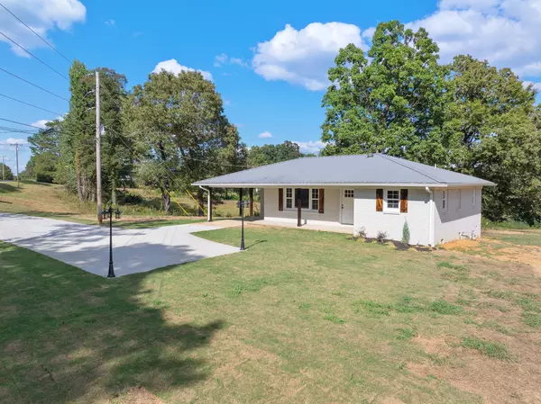 Bath Springs, TN 38311,7371 Brooksie Thompson Rd