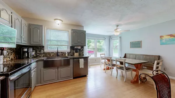 Cottontown, TN 37048,4648 Highway 31 #W