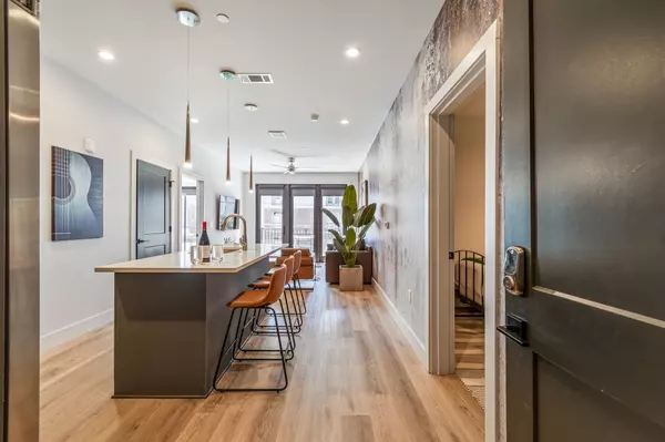 Nashville, TN 37203,303 31st Ave #N #207