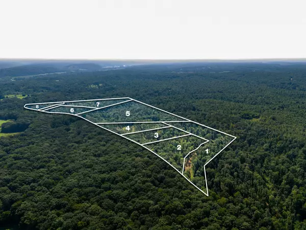 375 Dyer Rd, Hurricane Mills, TN 37078