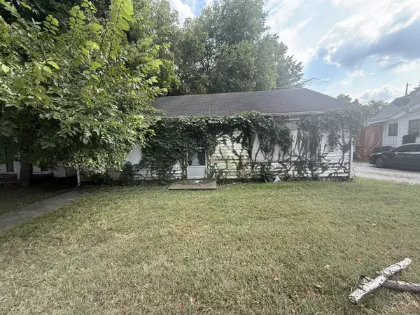 Clarksville, TN 37040,946 Clark St