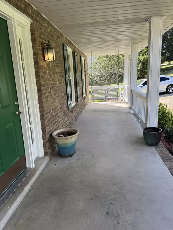 Clarksville, TN 37040,696 W Creek Dr