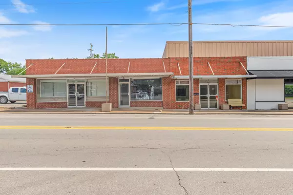 Mc Ewen, TN 37101,102 Main St