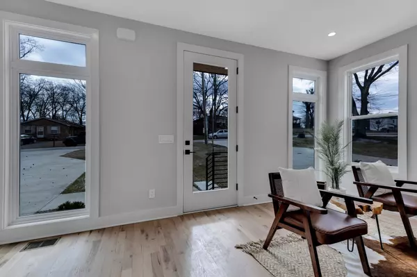 Nashville, TN 37209,6376A Ivy St