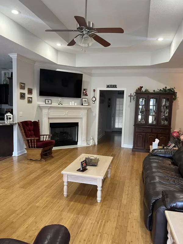 Paris, TN 38242,356 Paris Harbor Dr