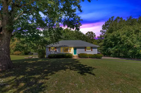 1304 Cheshire Dr, Nashville, TN 37207