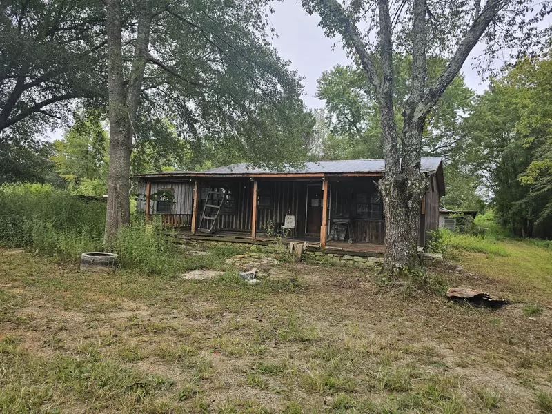 677 Howell Hill Rd, Flintville, TN 37335