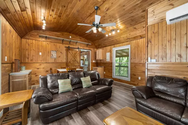 Cumberland City, TN 37050,239 Lowery Cemetery Road