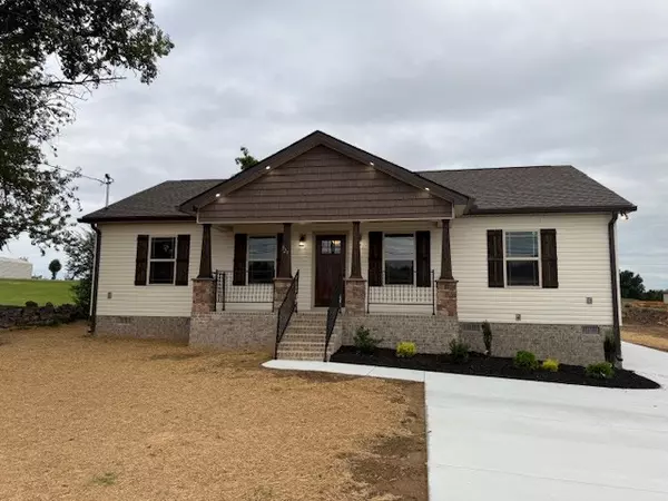 329 Dover St, Shelbyville, TN 37160