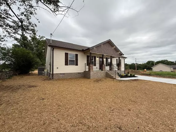 Shelbyville, TN 37160,329 Dover St