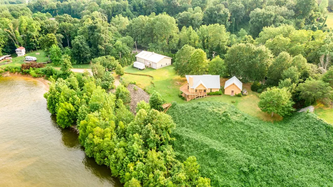 3490 Coffee Landing Rd, Adamsville, TN 38310