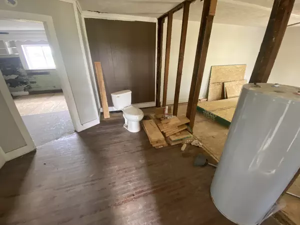 Bethpage, TN 37022,301 Bob Perry Rd