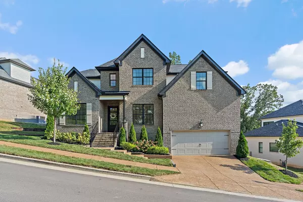 705 Summit Oaks Ct,  Nashville,  TN 37221
