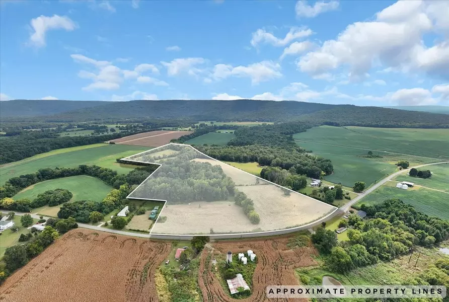 8084 Old Alto Hwy, Decherd, TN 37324