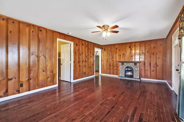 Spencer, TN 38585,9 Templeton St