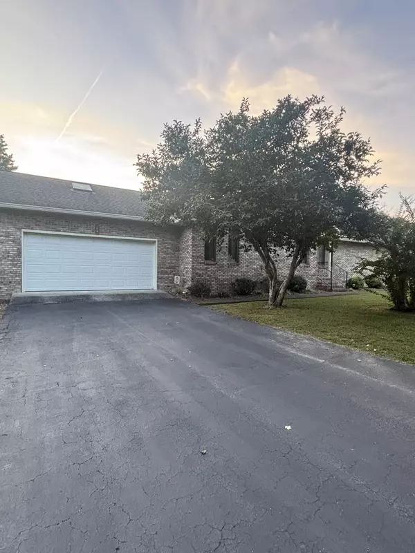 Tullahoma, TN 37388,602 Twelve Oaks Rd