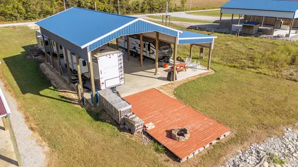 Clifton, TN 38425,1997 Hardin Bottom River Rd