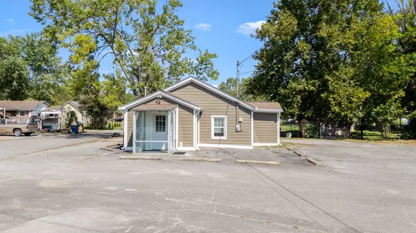 Shelbyville, TN 37160,901 E Depot St